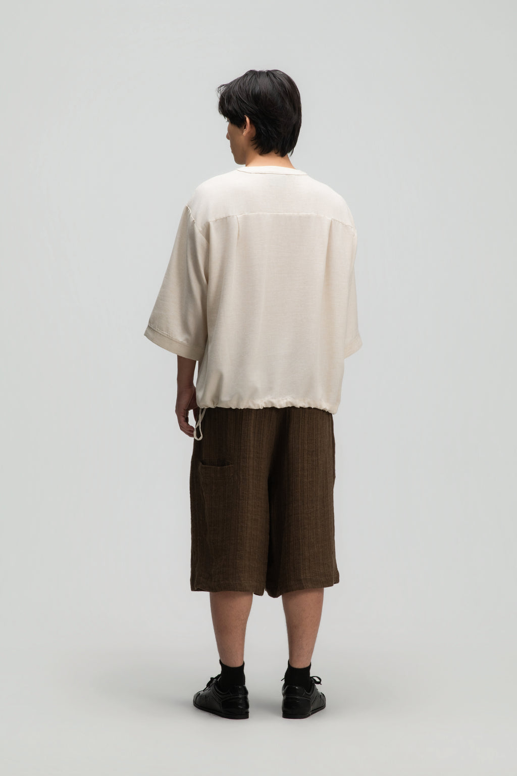 Gender Neutral 3/4 Sleeve Arc Collar Shirt (Off White)