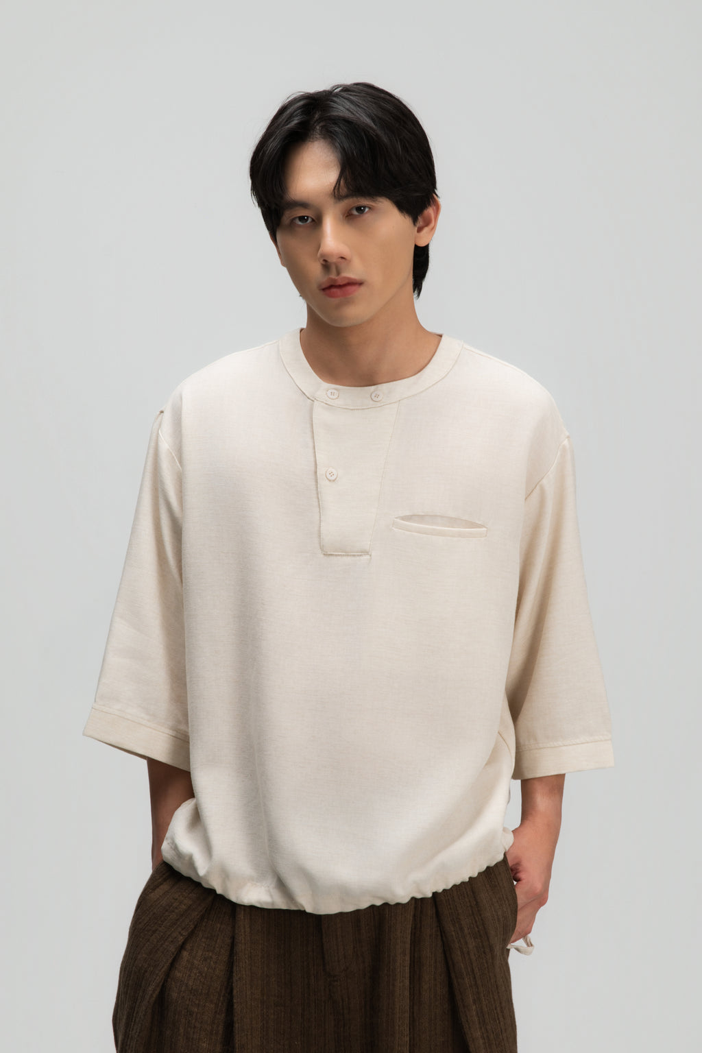 Gender Neutral 3/4 Sleeve Arc Collar Shirt (Off White)