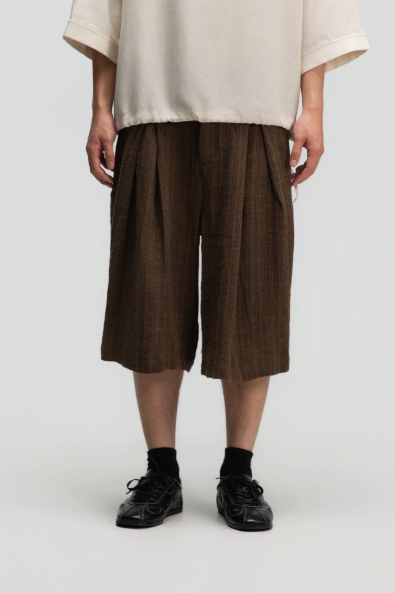 [Preorder] Gender Neutral Front Box Pleated Shorts (Brown) - Ship out 19th June onwards