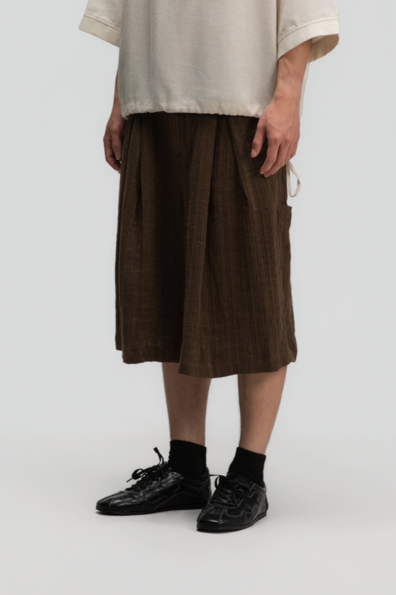 [Preorder] Gender Neutral Front Box Pleated Shorts (Brown) - Ship out 19th June onwards
