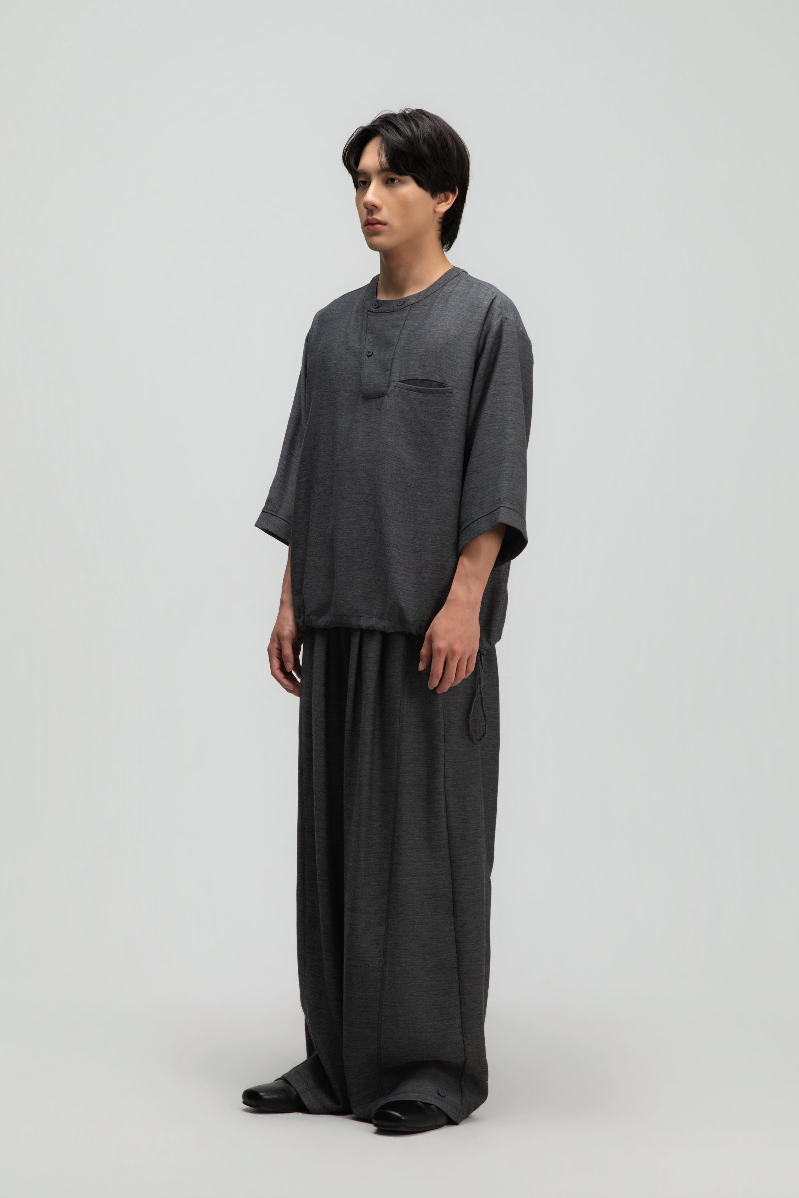 Gender Neutral 3/4 Sleeve Arc Collar Shirt (Midnight Grey)