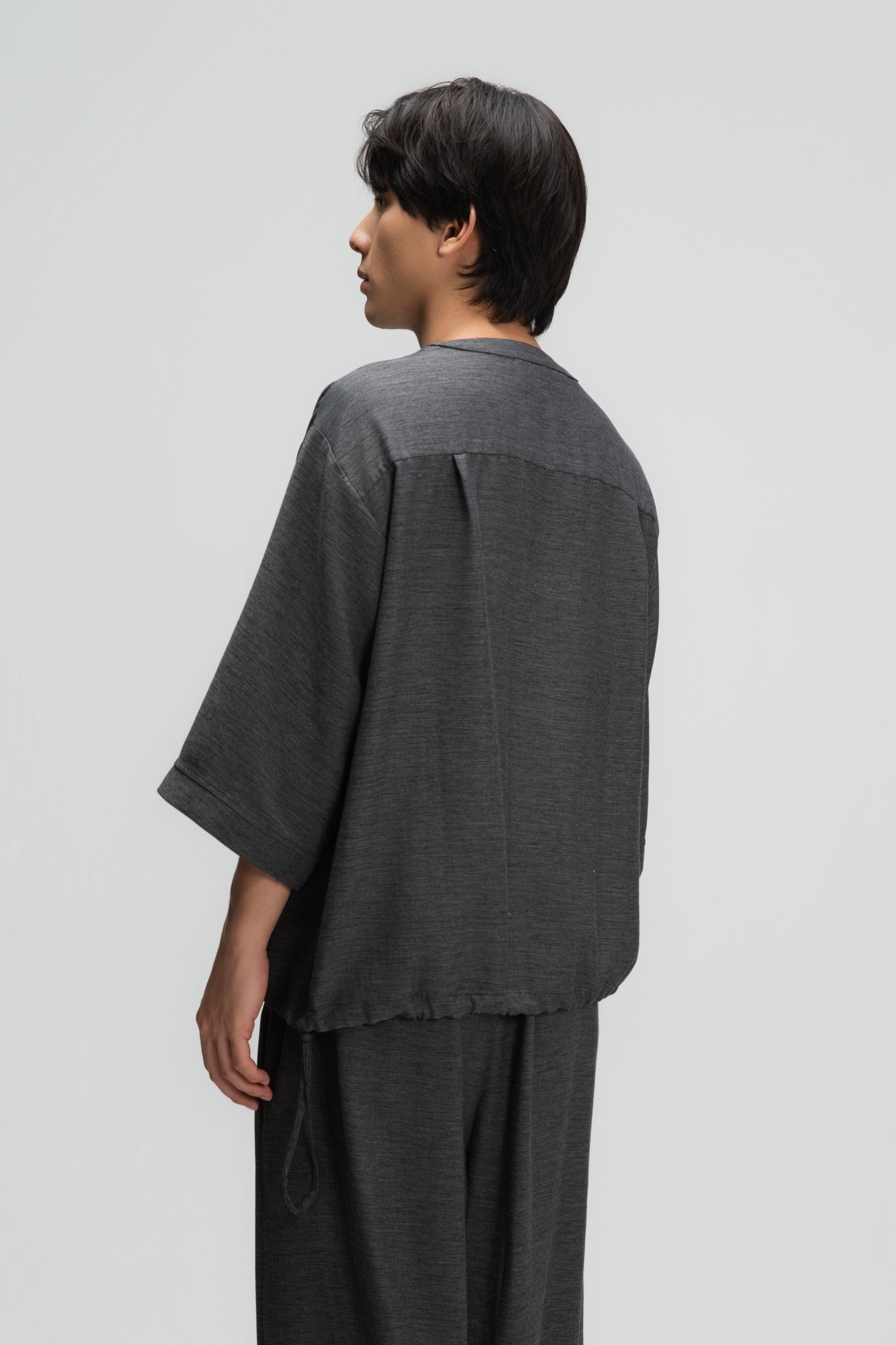 Gender Neutral 3/4 Sleeve Arc Collar Shirt (Midnight Grey)