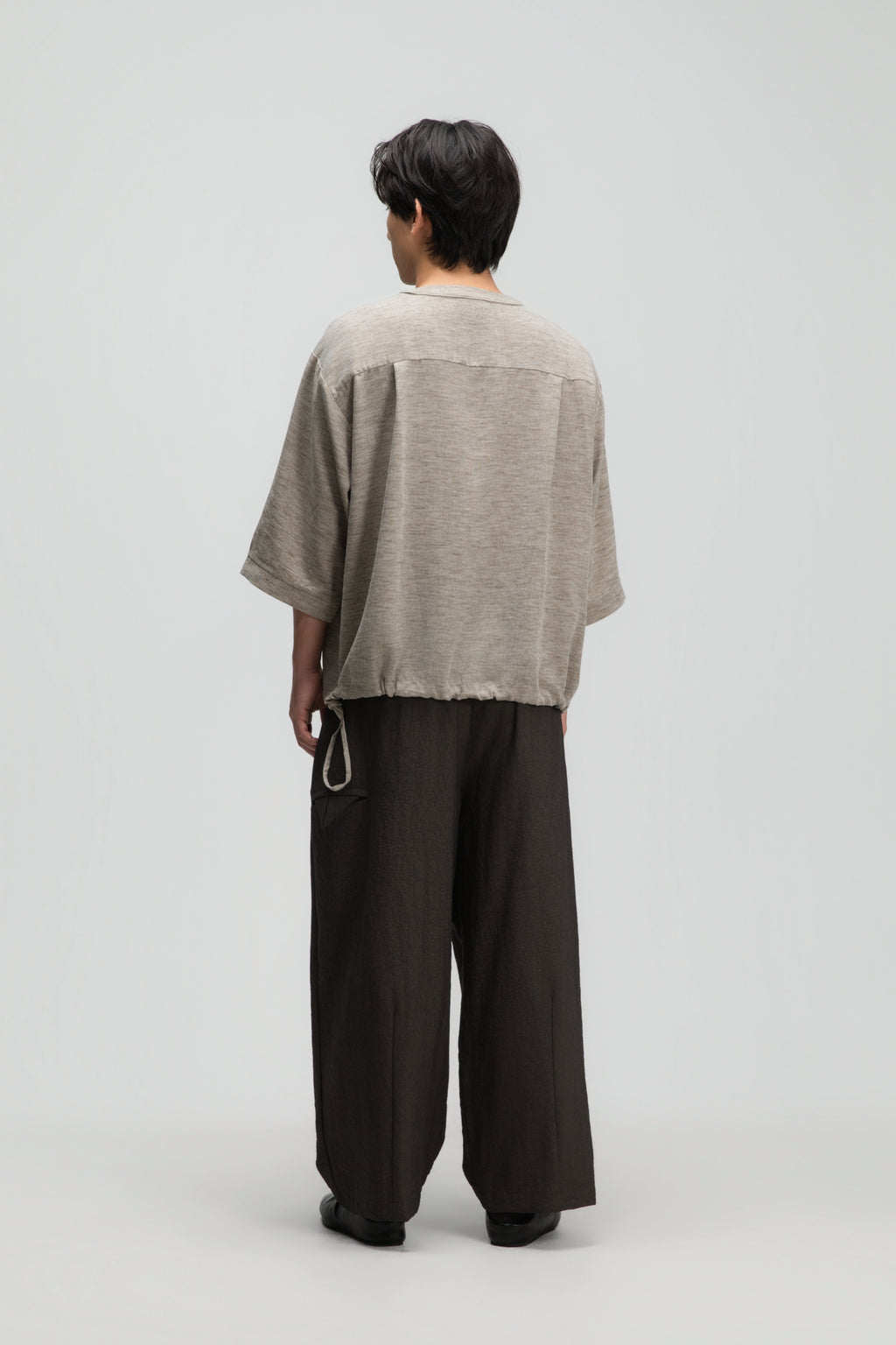Gender Neutral 3/4 Sleeve Arc Collar Shirt (Dark Oat)