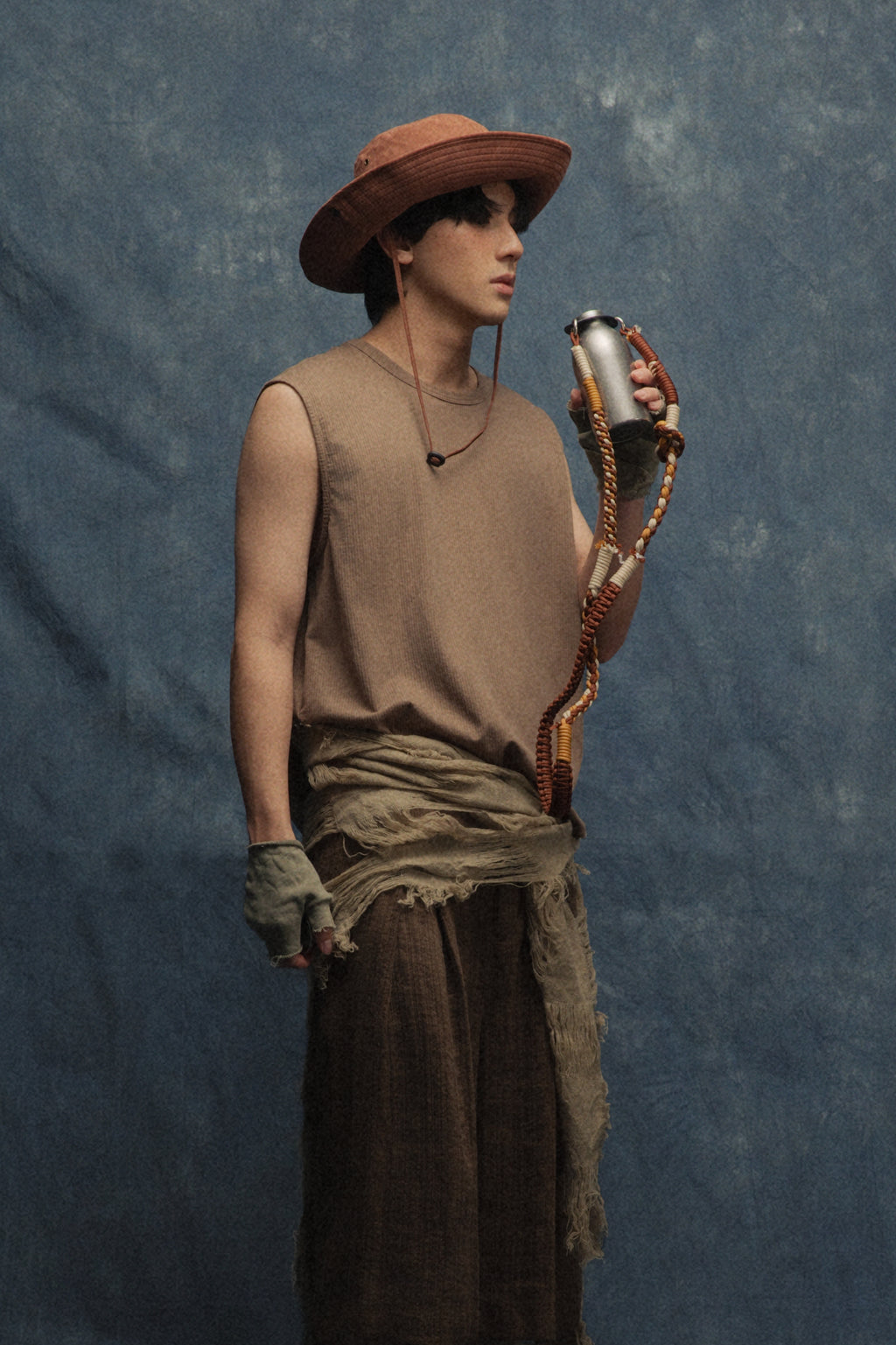 Nomad Flask Bottle + Nomad Paracord Crossbody Strap
