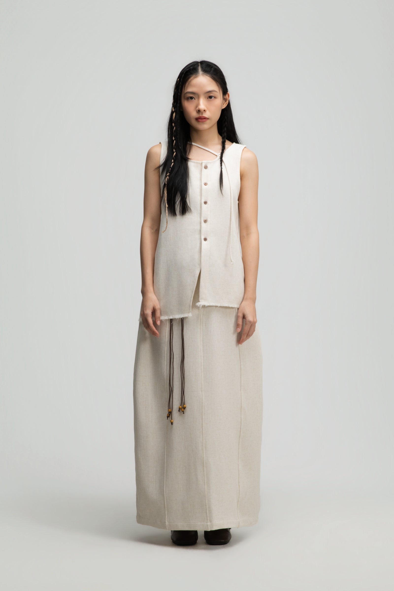 Raw Hem Skewed Button-Up Tank Top (Off White)