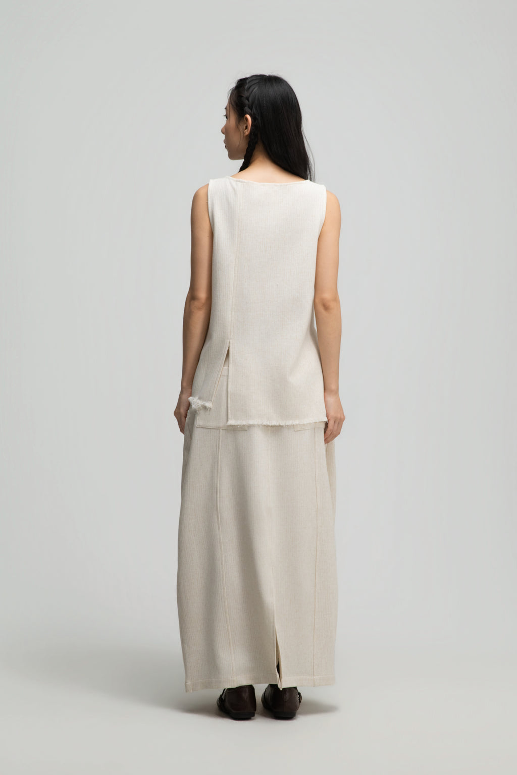 Raw Hem Skewed Button-Up Tank Top (Off White)