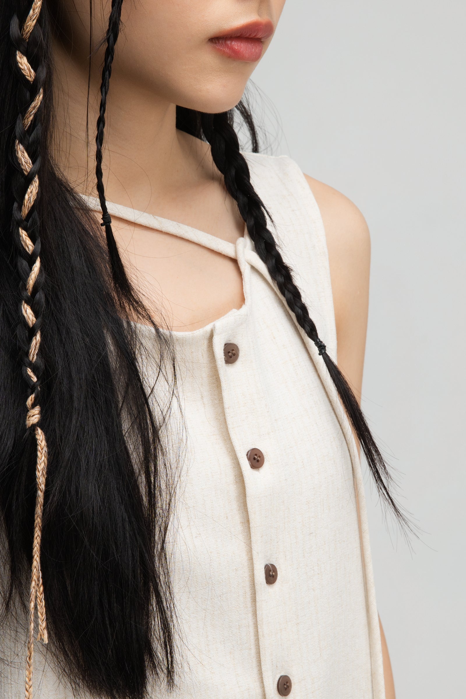 Raw Hem Skewed Button-Up Tank Top (Off White)