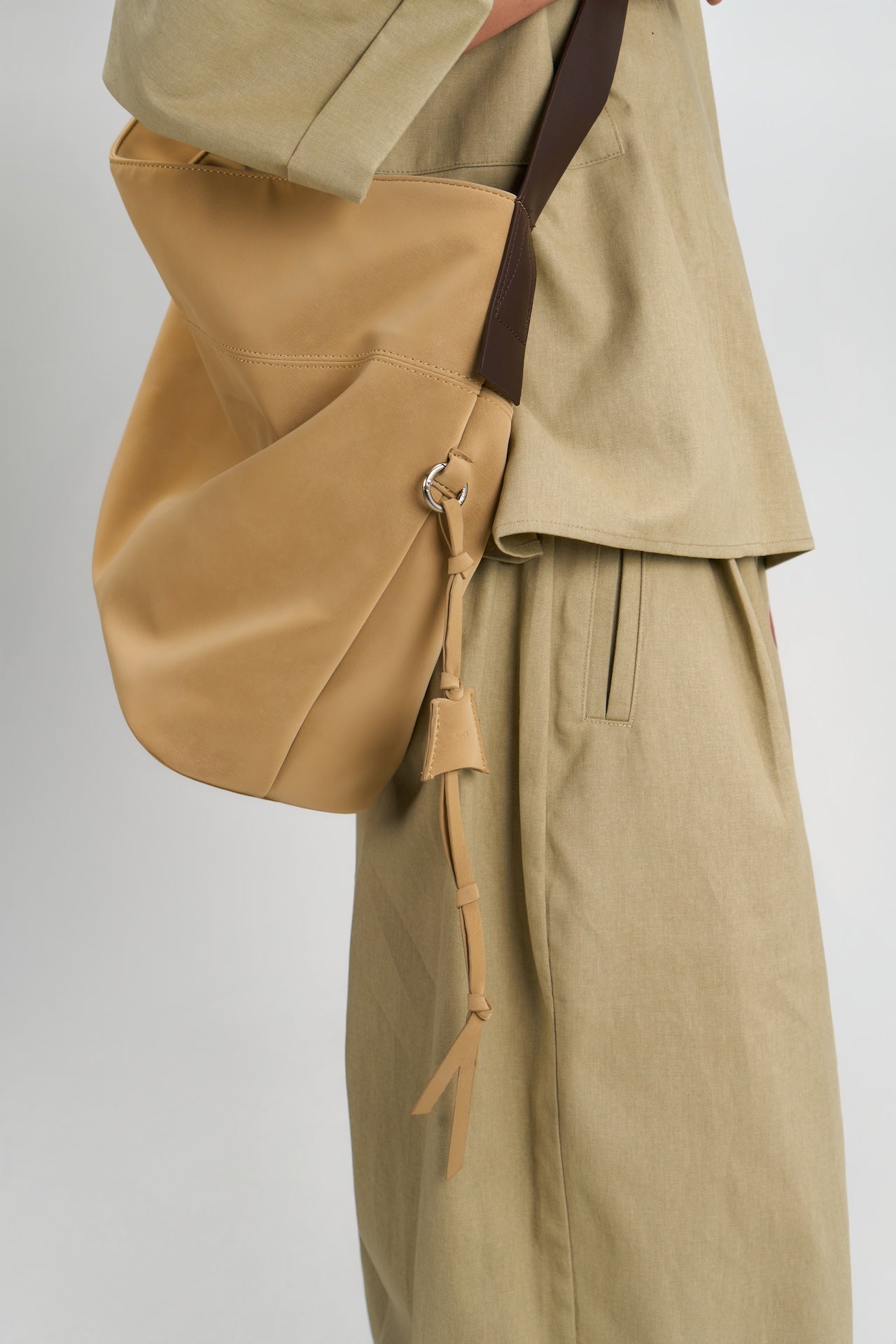 Large Soft Snow Leather Bag (Dune)