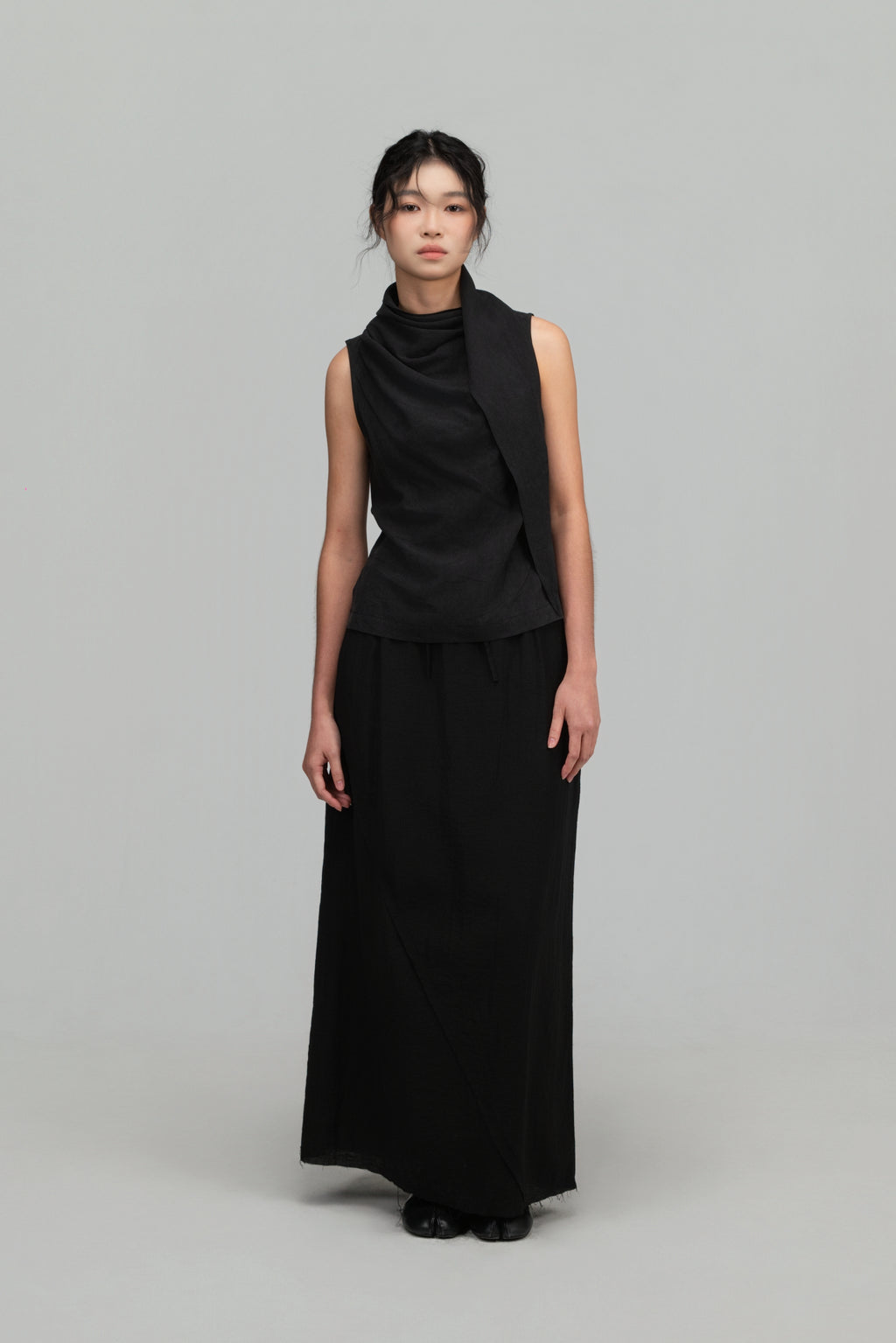 Triangle Neck-Scarf Tank Top (Black)