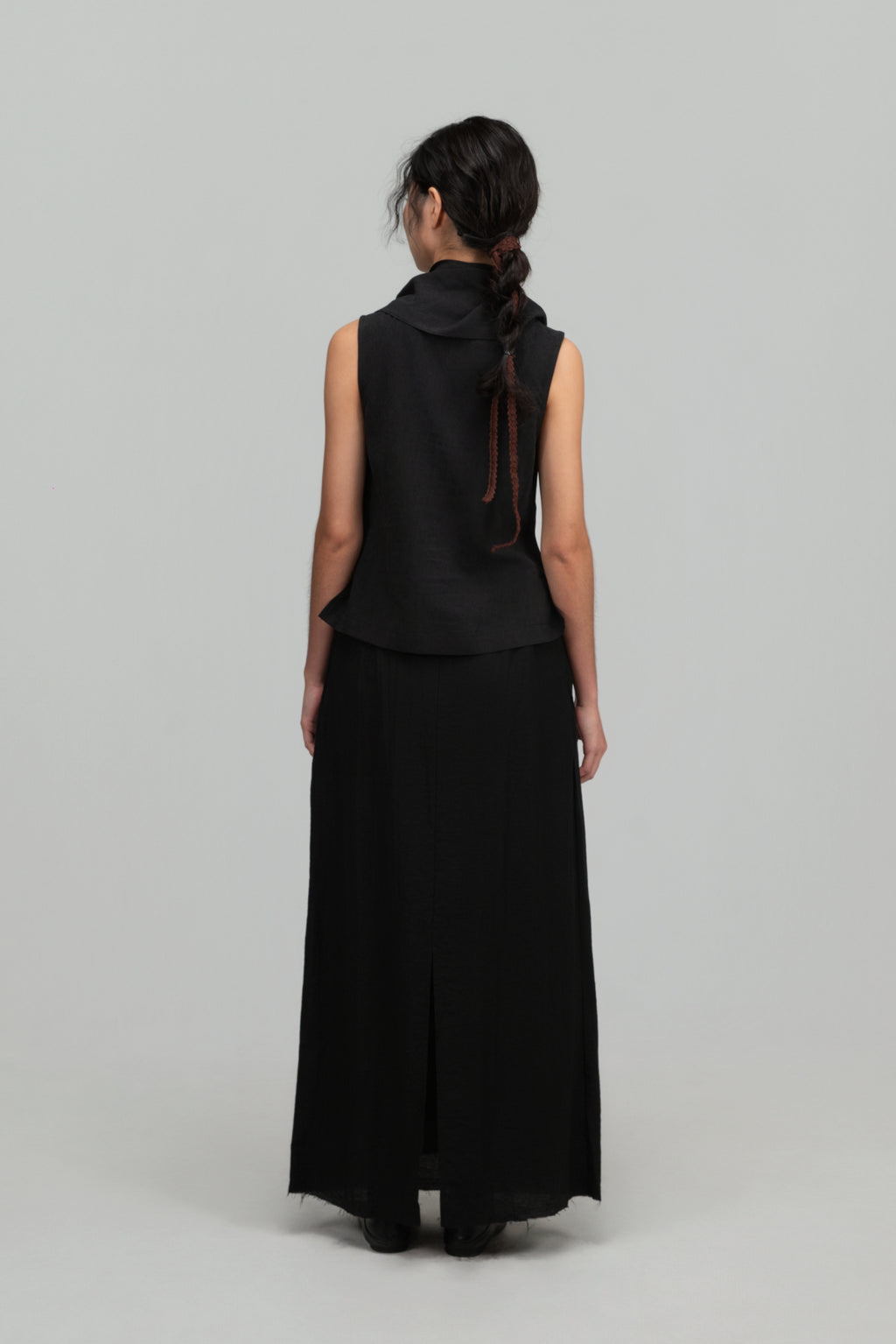 Triangle Neck-Scarf Tank Top (Black)