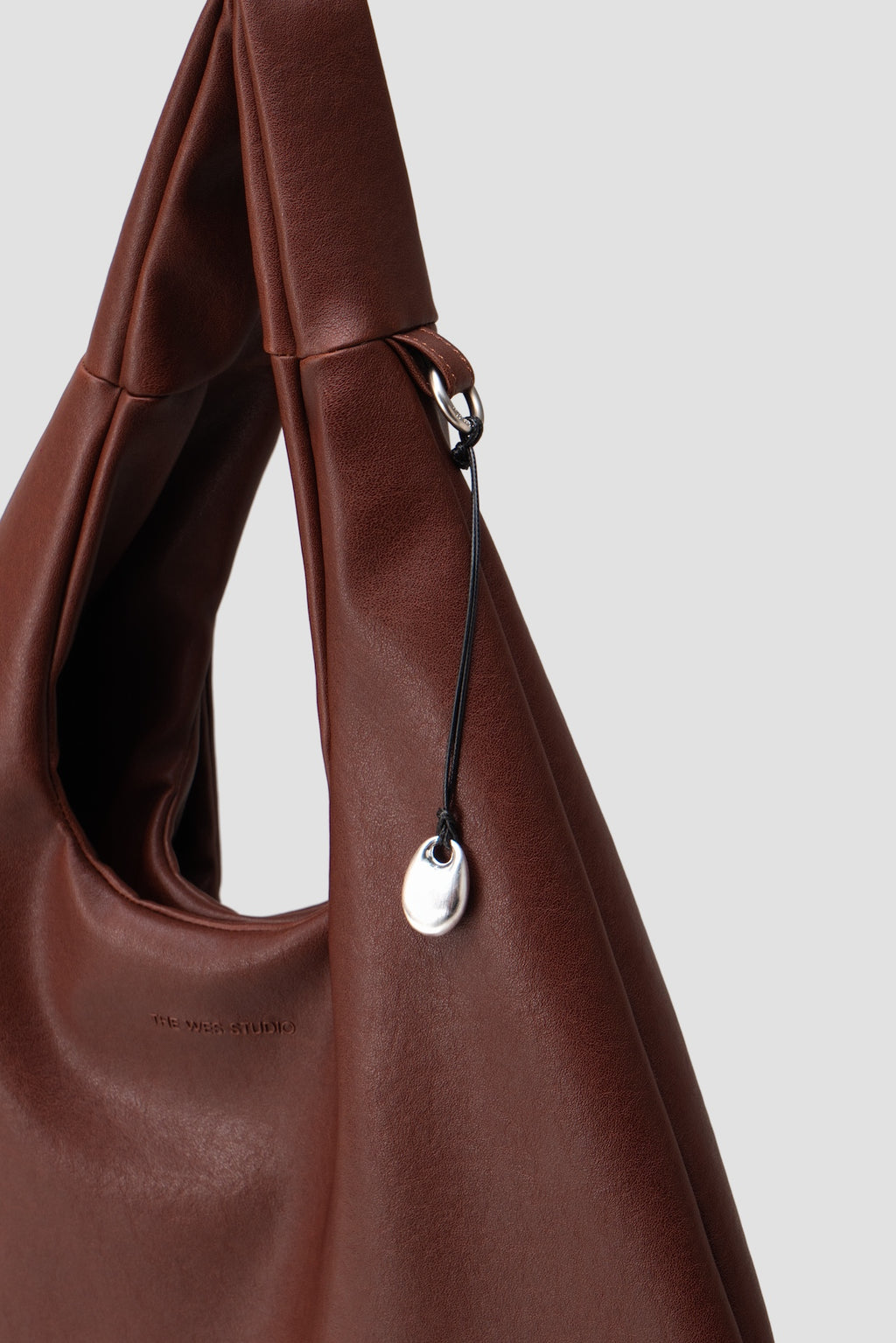Medium Egg Leather Tote (Beige)