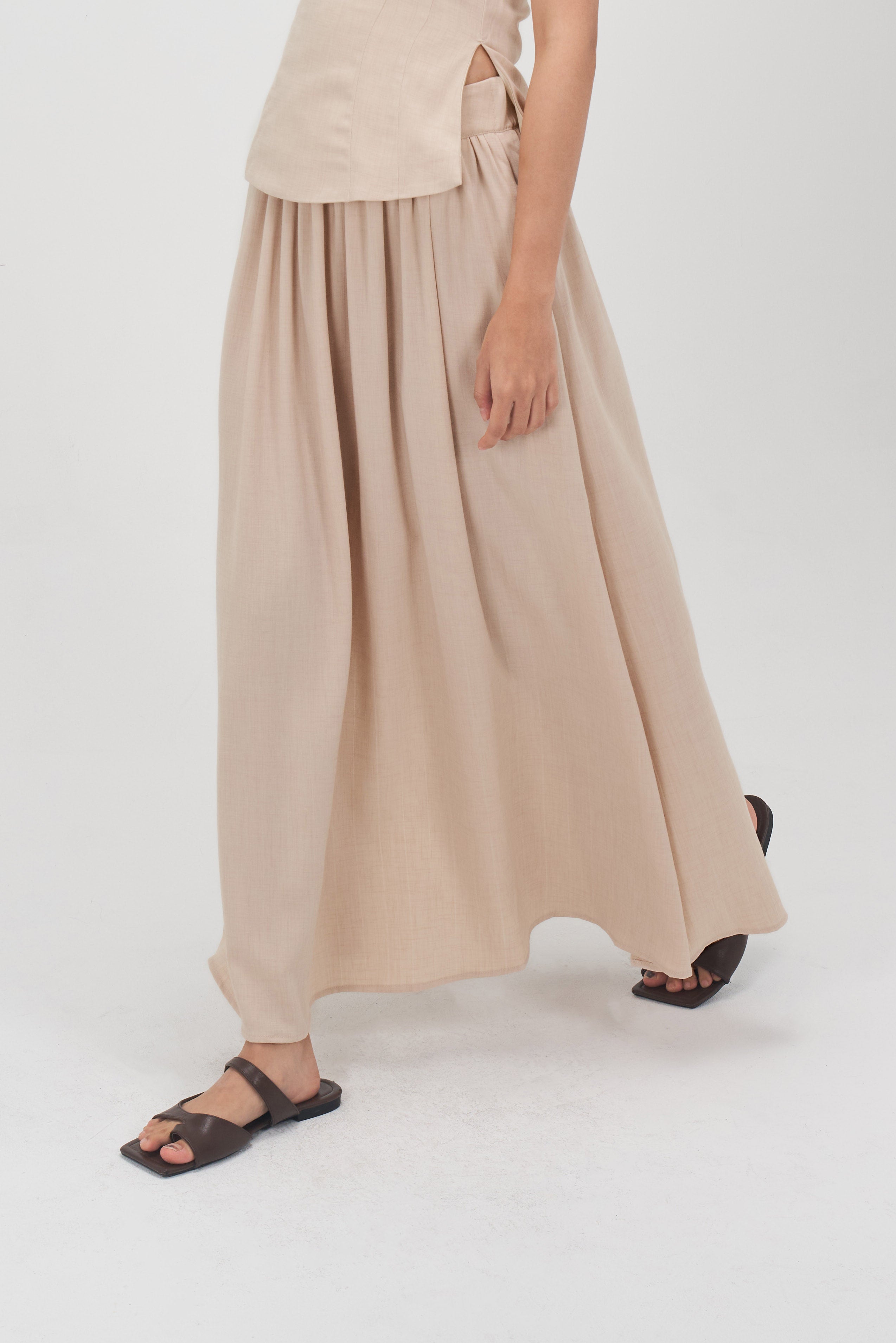 Classic - Side Slit Flare Long Skirt (Nude)