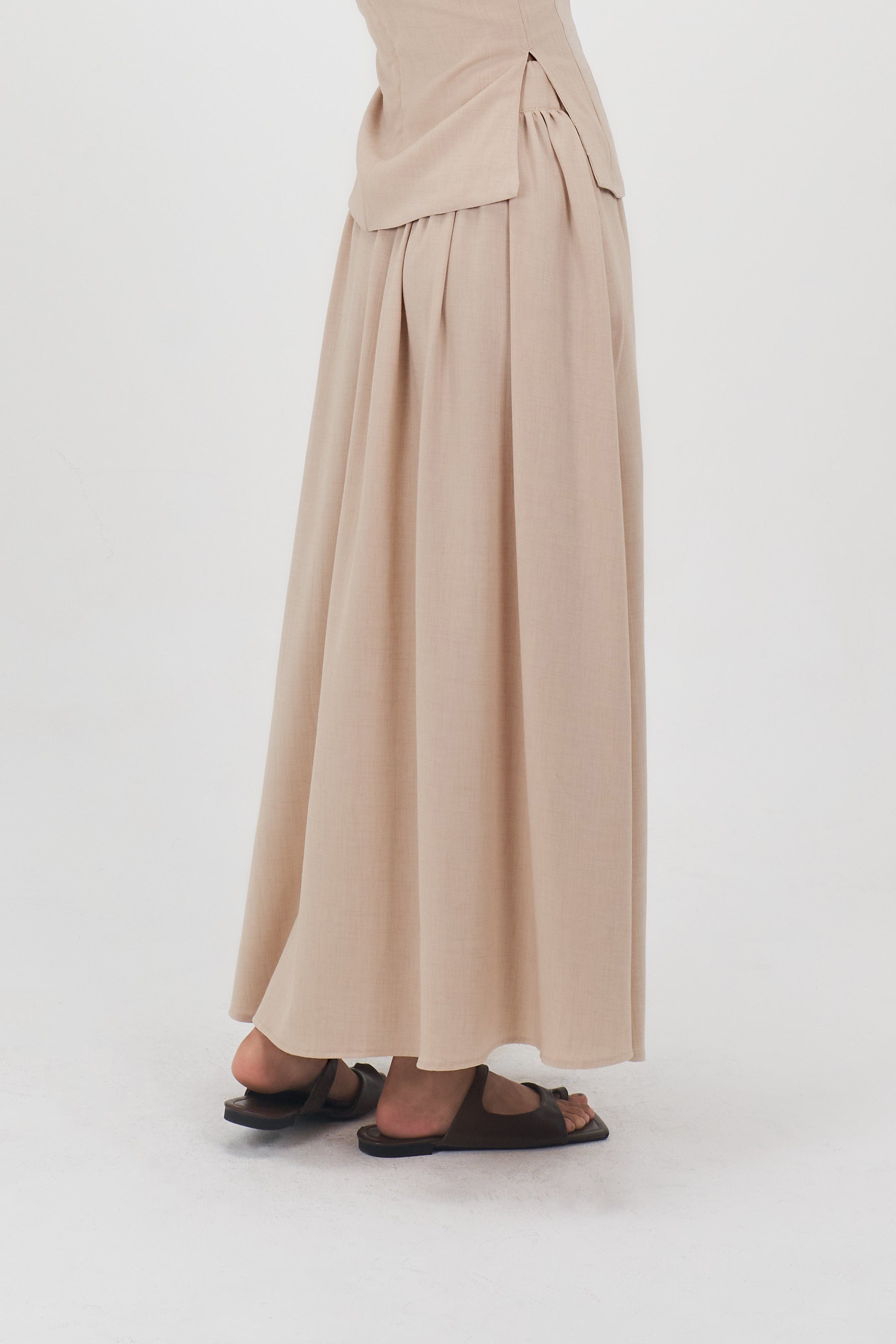 Classic - Side Slit Flare Long Skirt (Nude)