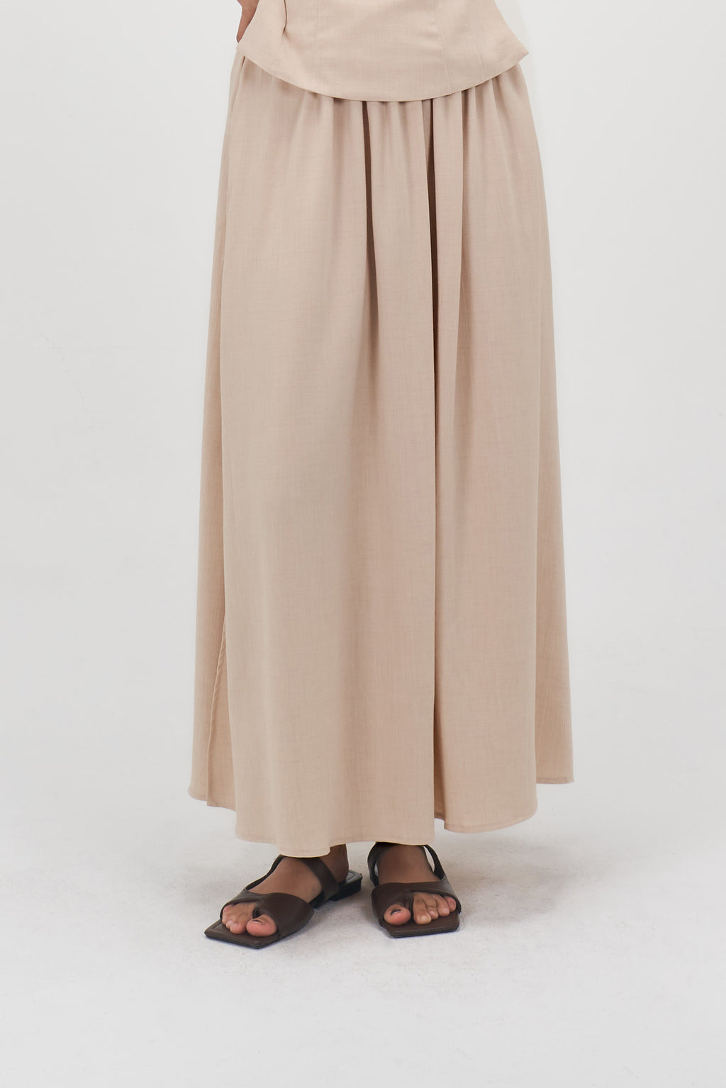 Classic - Side Slit Flare Long Skirt (Nude)