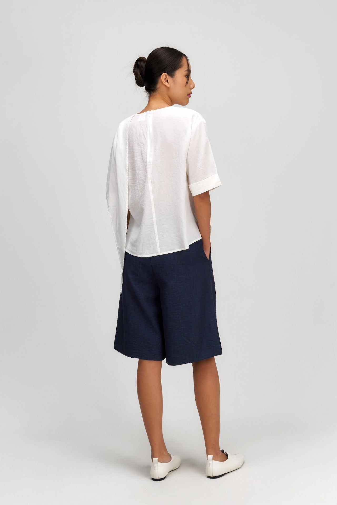 Gender Neutral Pleated Belted Shorts (Navy)