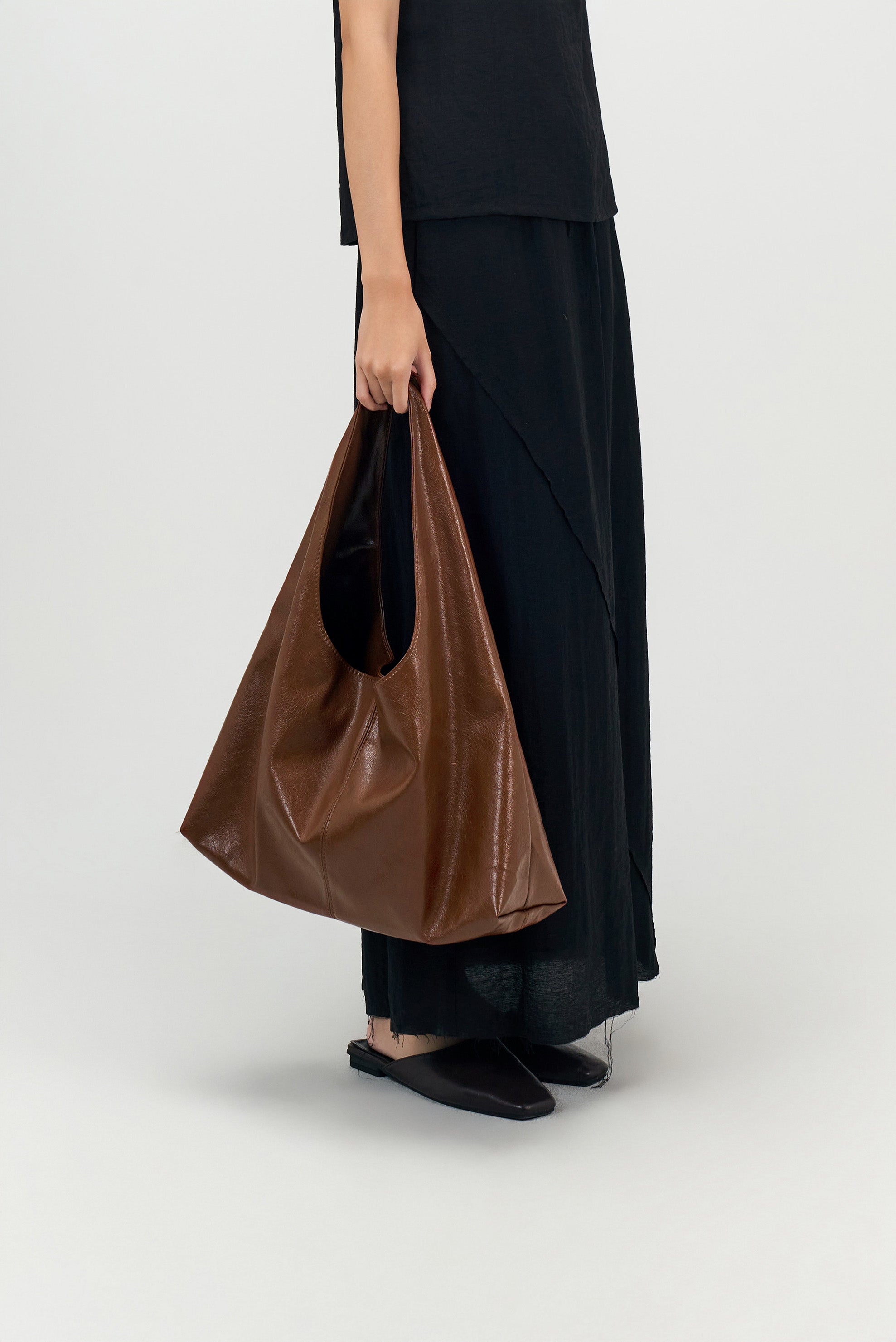 Triangle Leather Tote (Tan)