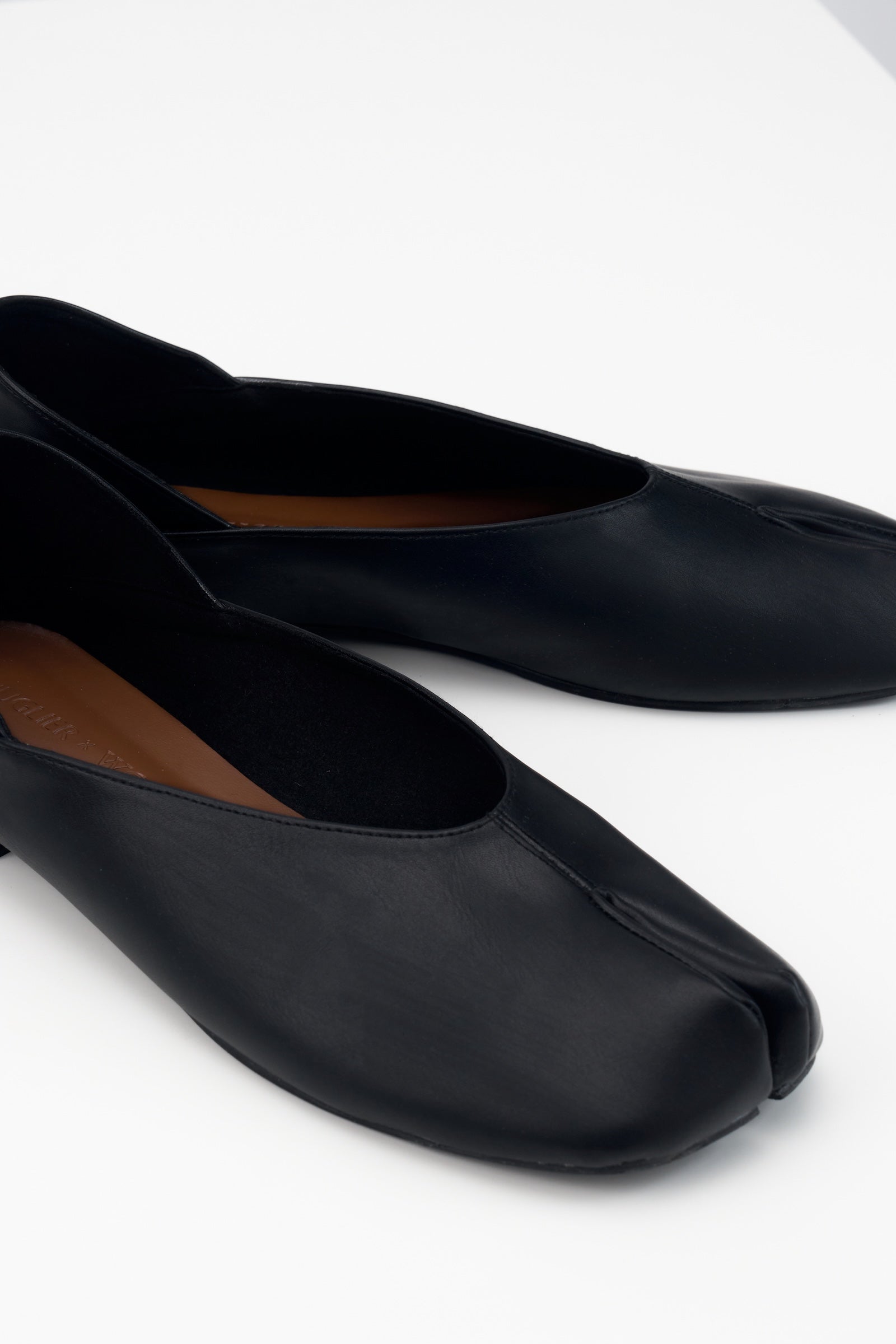 Snuglier x WES | Tsuri Tabi (Classic Leather - Black)