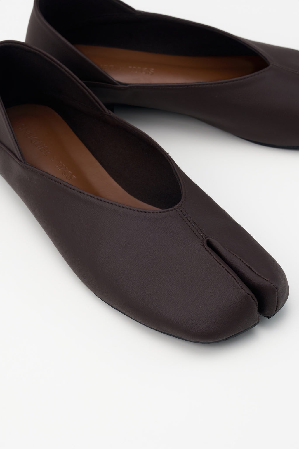 Snuglier x WES | Tsuri Tabi (Vintage Leather - Espresso)