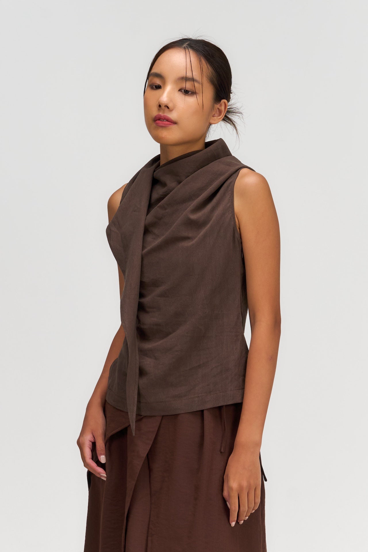 Triangle Neck-Scarf Tank Top (Brown)