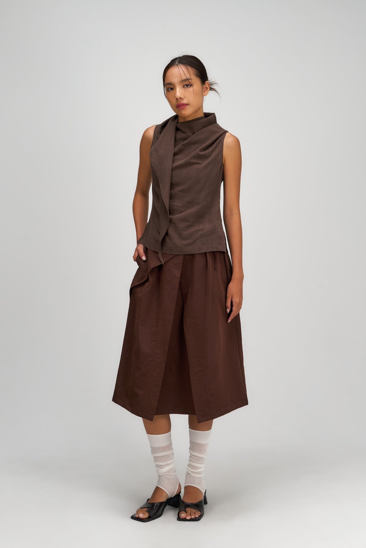 Triangle Neck-Scarf Tank Top (Brown)
