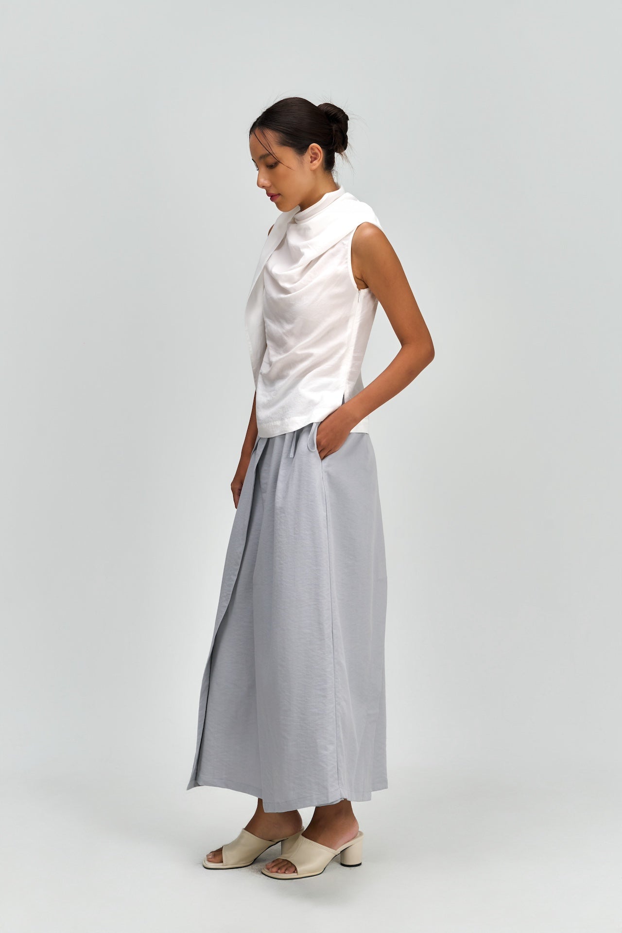 Triangle Neck-Scarf Tank Top (White)