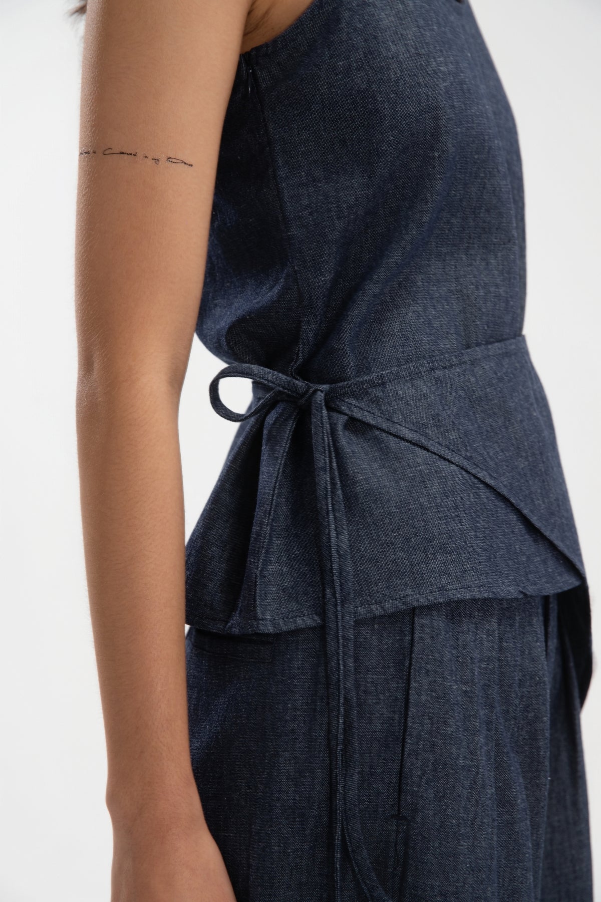 Waist Bandeu Tank Top (Linen Denim / Blue)
