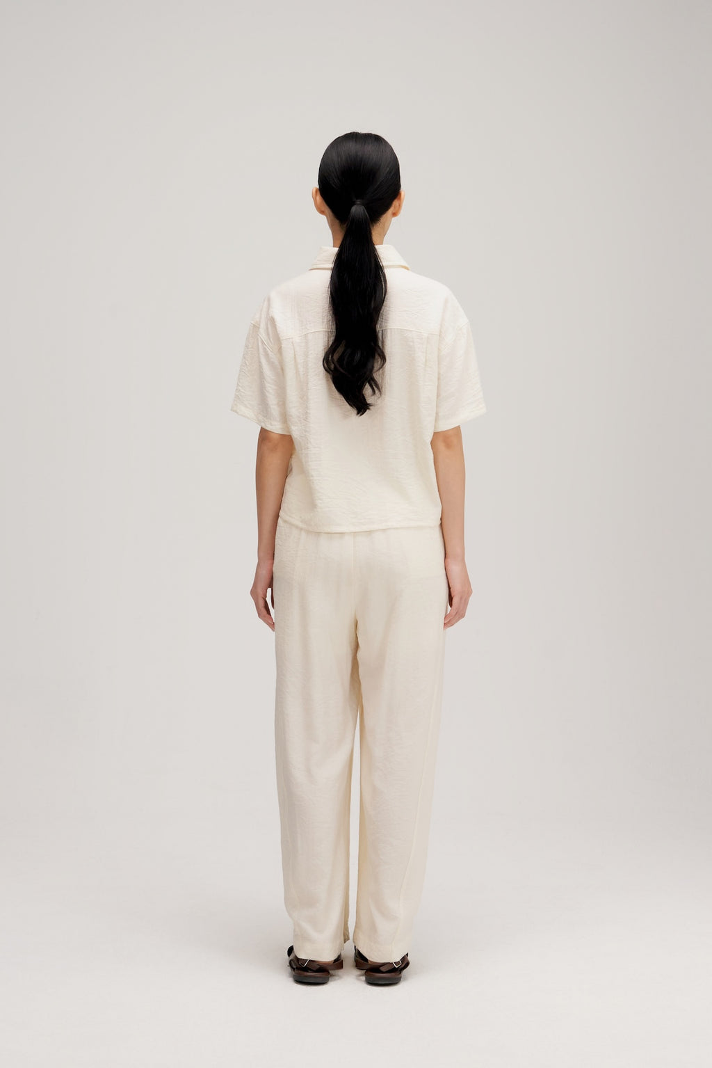 Drape Neck Short-Sleeve Crop Shirt (Off White)