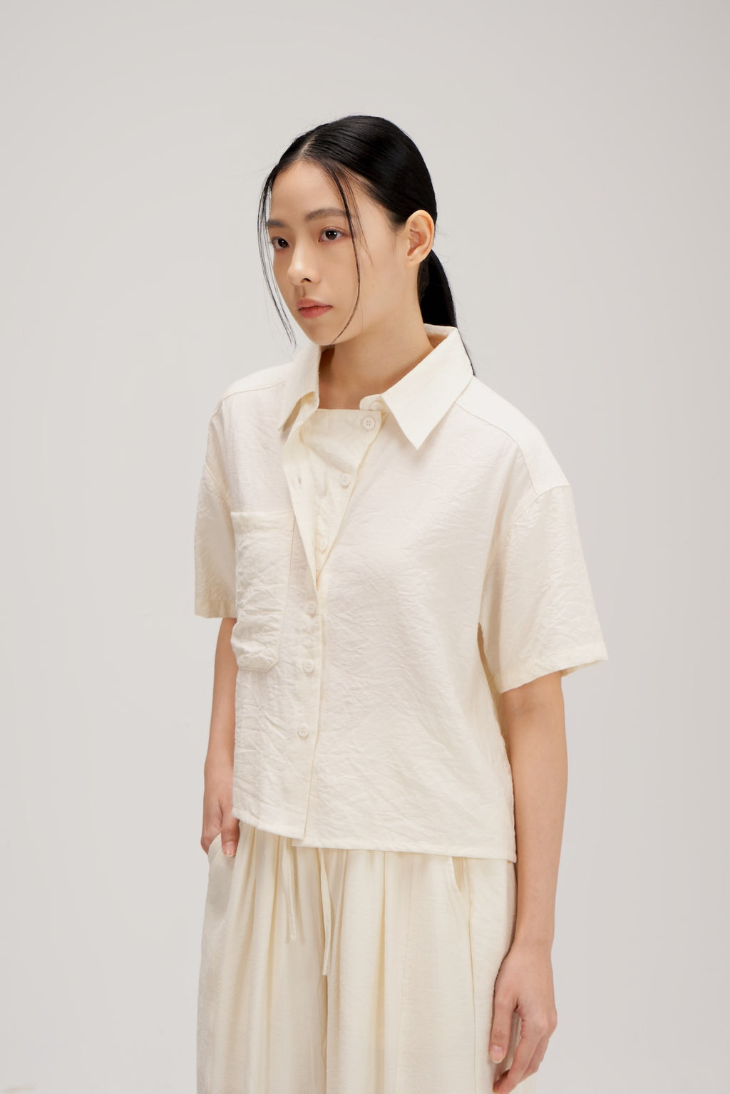 Drape Neck Short-Sleeve Crop Shirt (Off White)