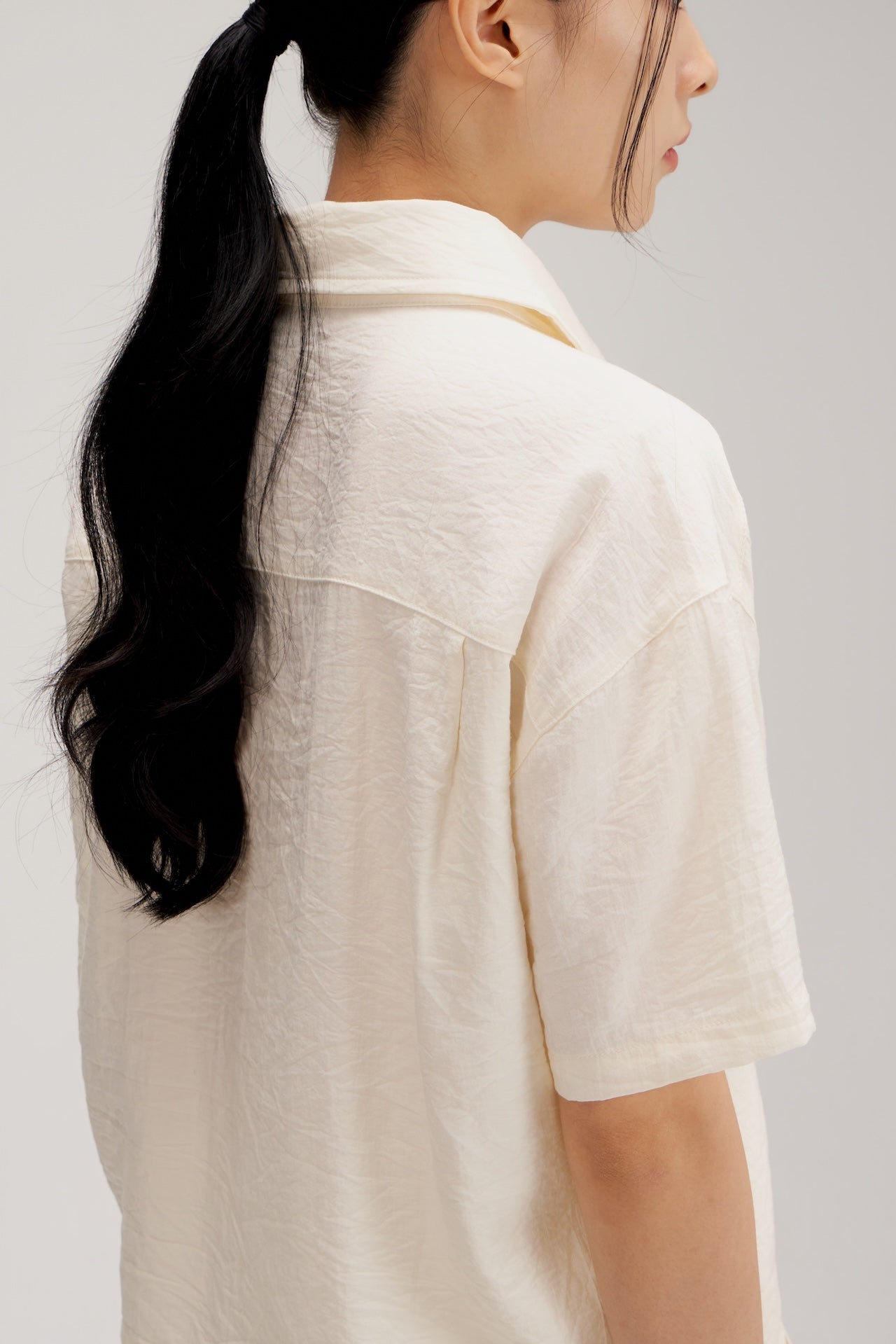 Drape Neck Short-Sleeve Crop Shirt (Off White)