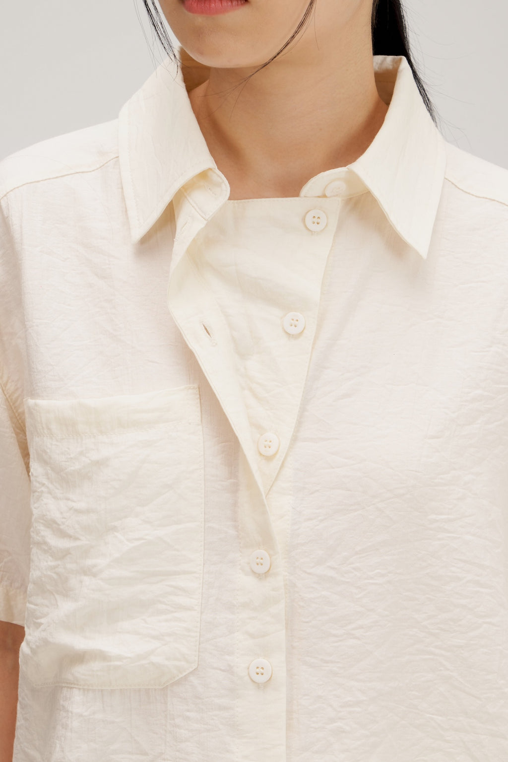 Drape Neck Short-Sleeve Crop Shirt (Off White)