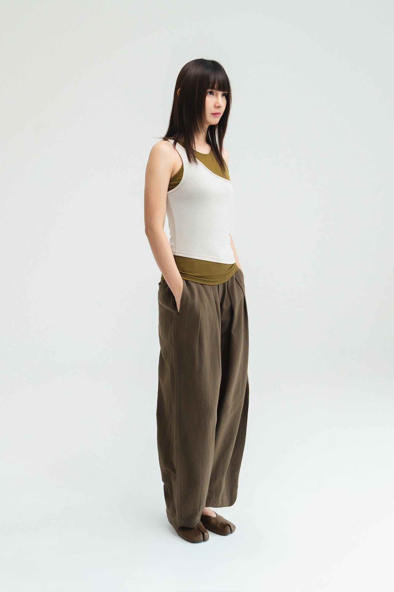 Gender Neutral Cocoon Trousers (Linen / Olive Brown)