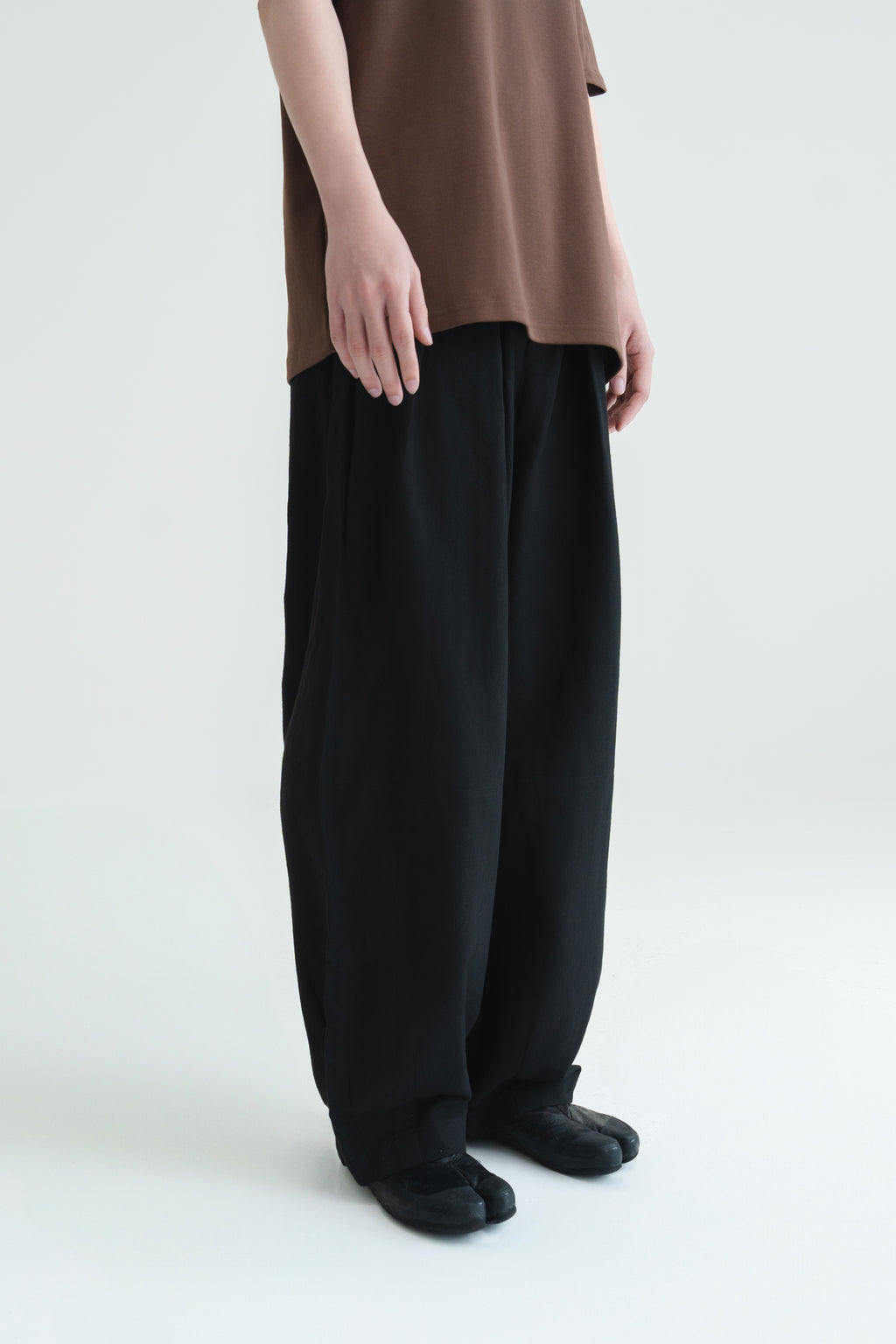 Gender Neutral Cocoon Trousers (Linen / Black)