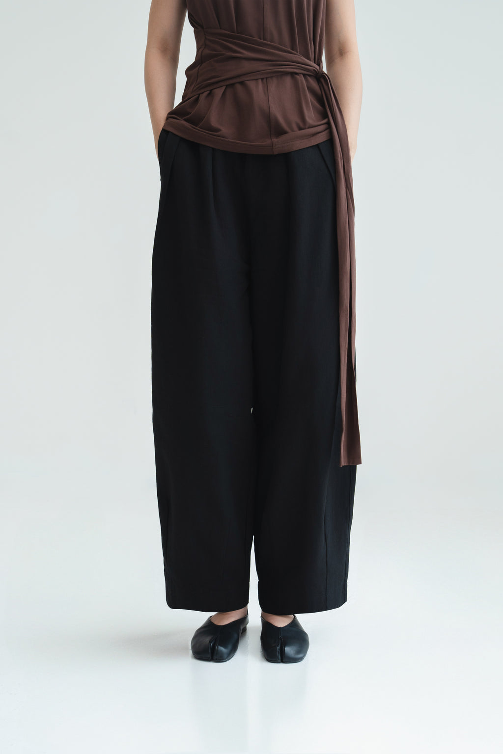 Gender Neutral Cocoon Trousers (Linen / Black)
