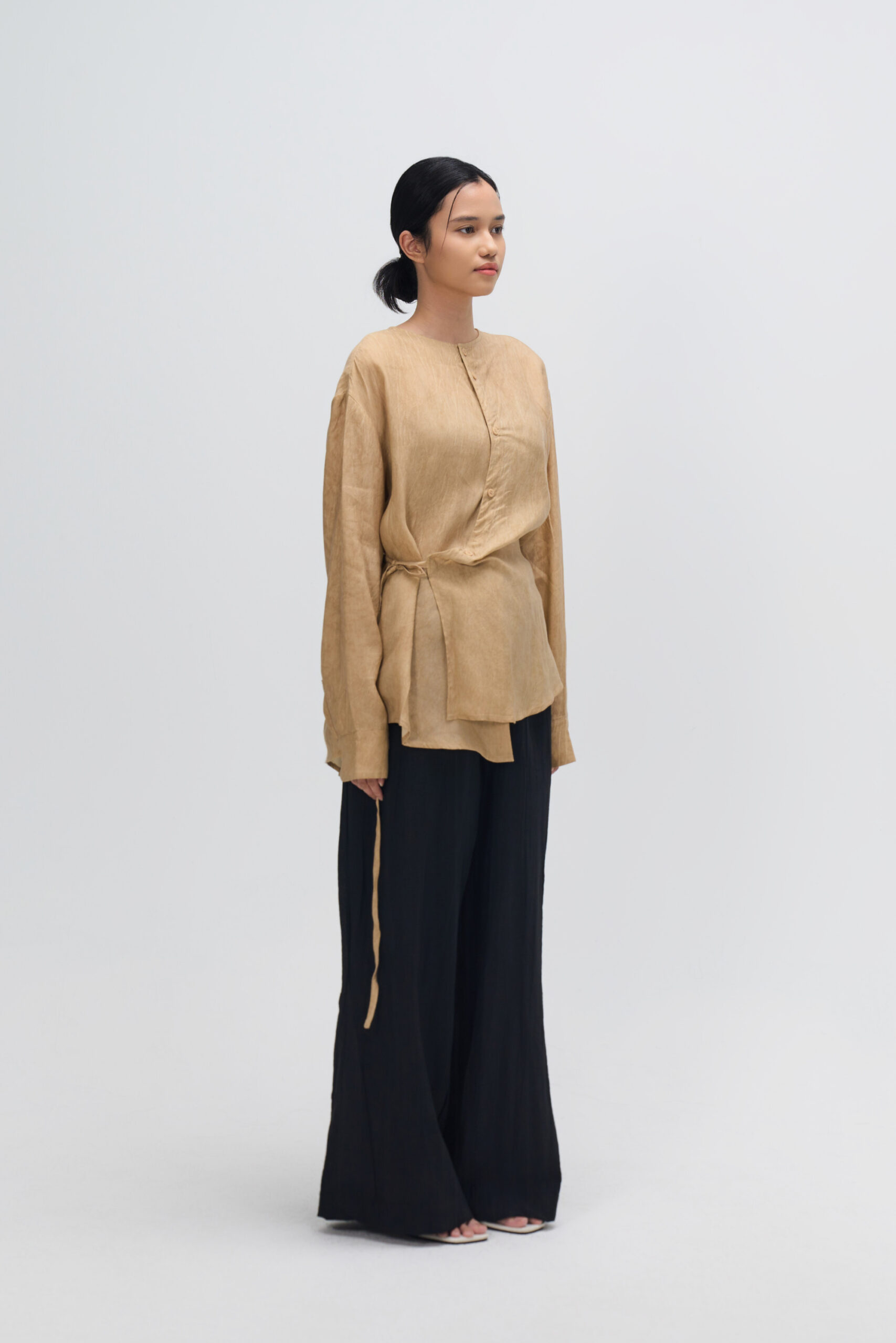 Arc Collar Side Tie Dye Blouse (Sand) 1