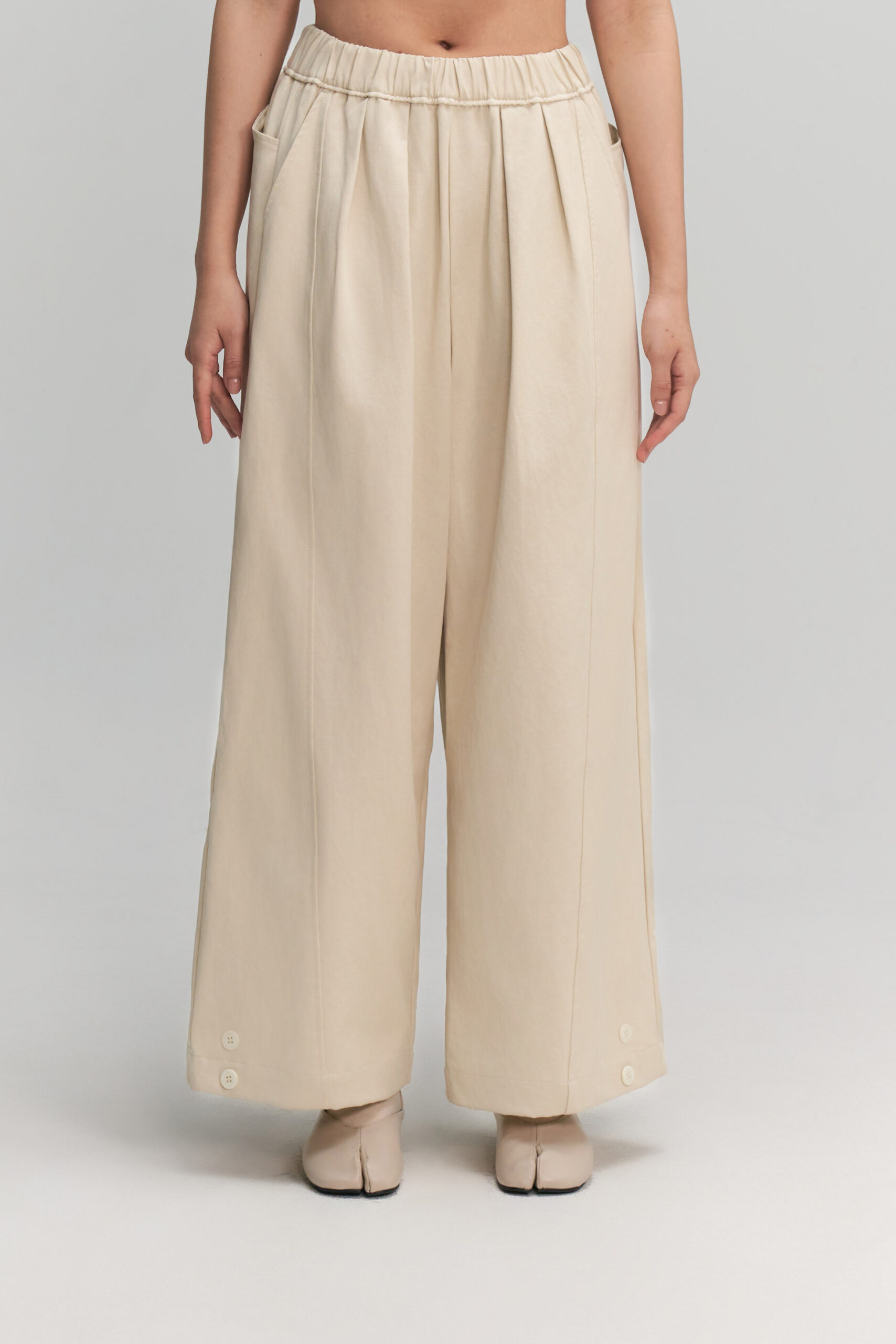 Gender Neutral Convertible Wear (Off White) 7