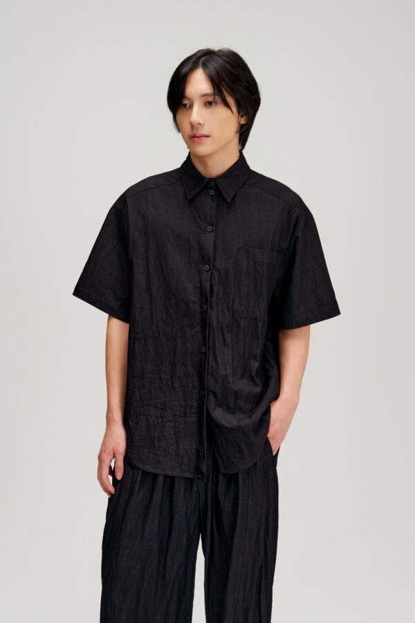 Gender Neutral Drape Neck Short-Sleeve Shirt (Black)